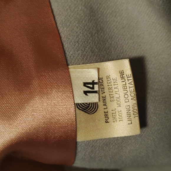 Beautiful trench coat - Picture 4 of 4